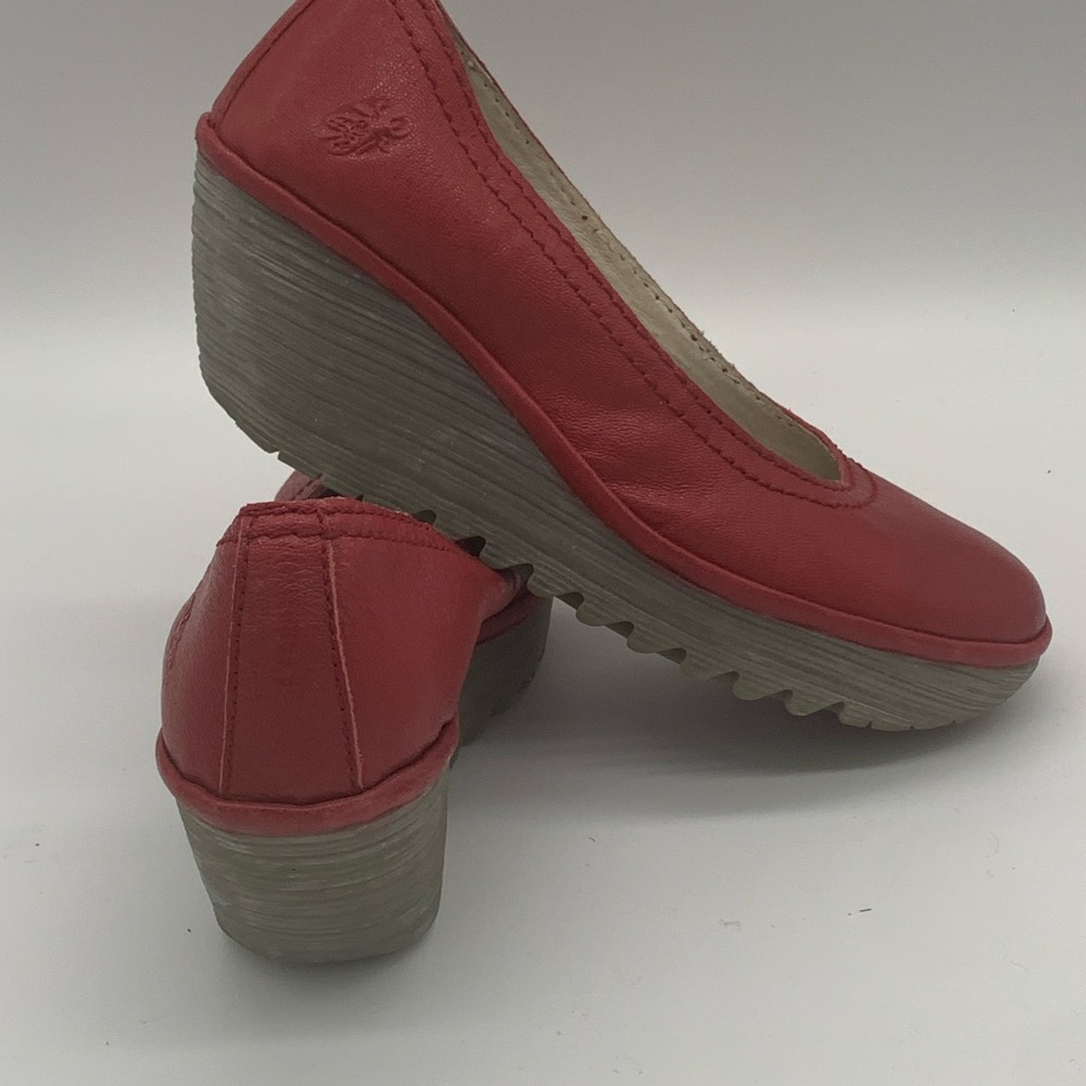 FLY LONDON Yaz, Red, 9.5  40